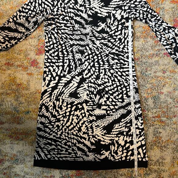 Calvin Klein Abstract Black and White Pattern Shift Dress Size 4 - Picture 3 of 8